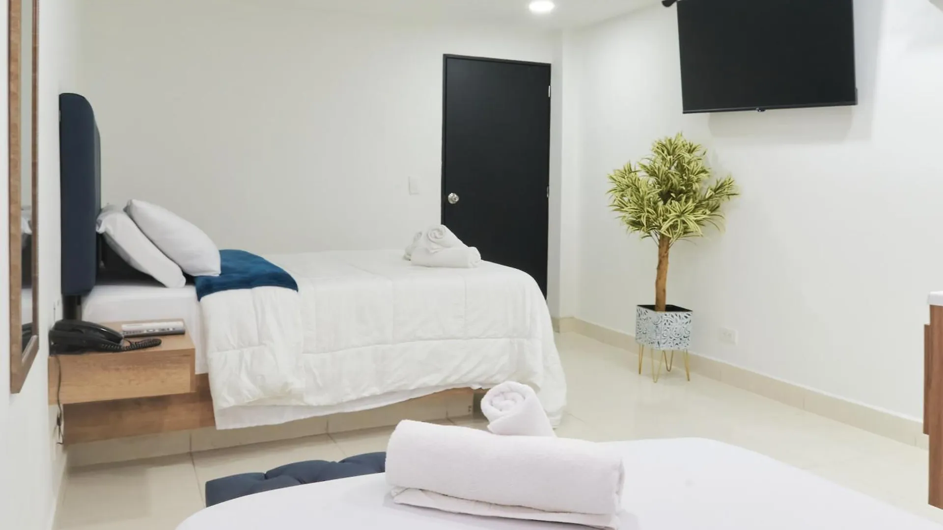 33 Hotel Boutique Medellín 0*,  Colombia